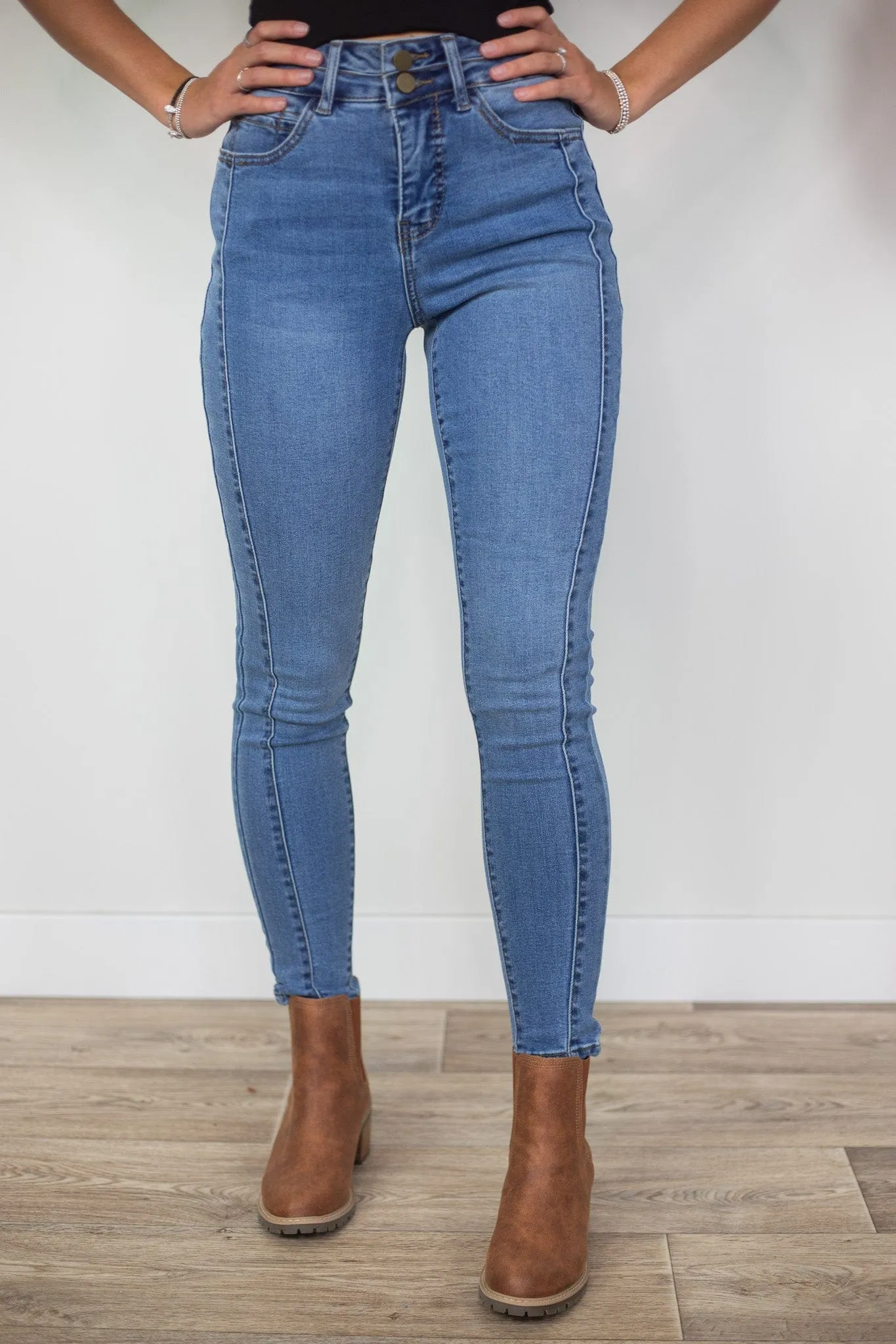 Medium Wash Skinny w/Detail